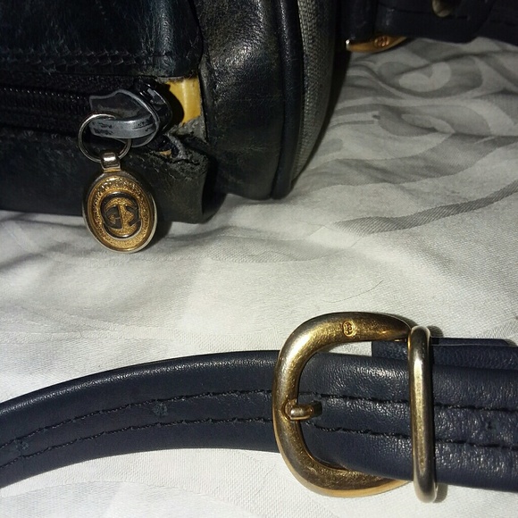 Not for sale:SOLDGUCCI NAVY BLUE CROSSBODY BAG - Picture 6 of 8